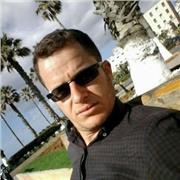 Insegnante di arabo ad alunni e studenti italofoni